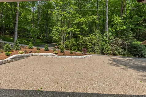 311 Dominion Road Cashiers NC 28717