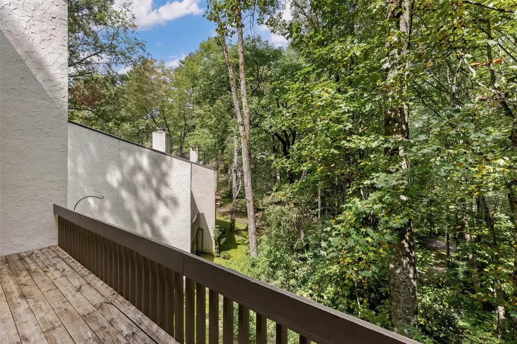 115 Dogwood Knob Sapphire NC 28774