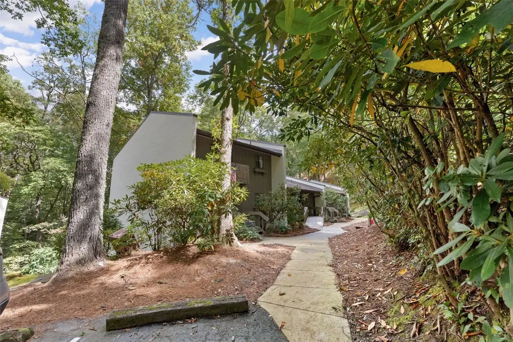 115 Dogwood Knob Sapphire NC 28774