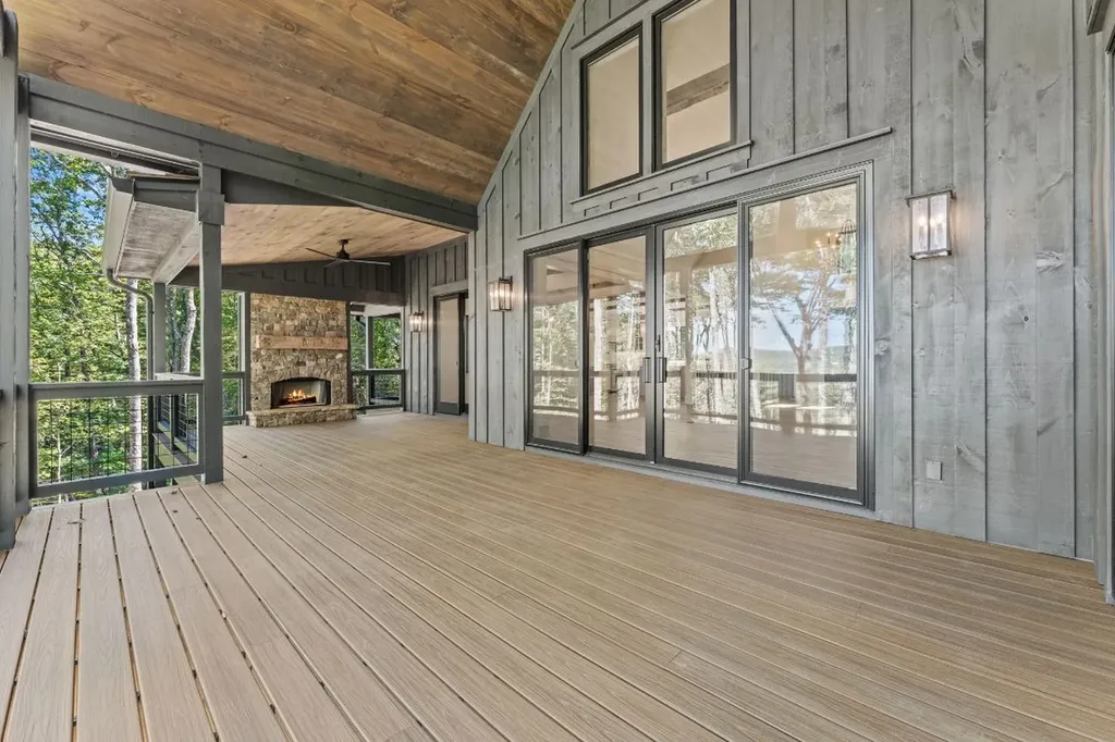 906 New Settlers Way Glenville NC 28736