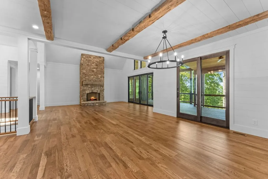 906 New Settlers Way Glenville NC 28736