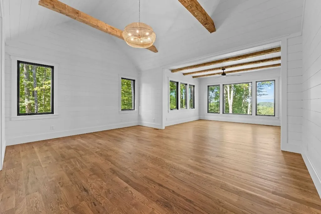 906 New Settlers Way Glenville NC 28736