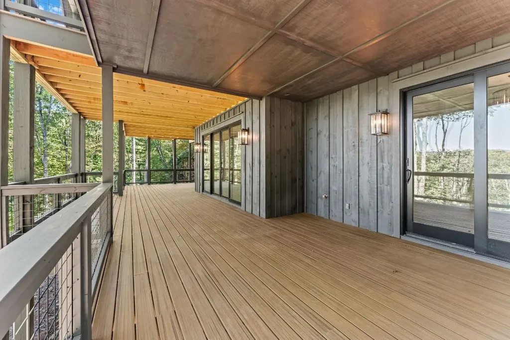 906 New Settlers Way Glenville NC 28736