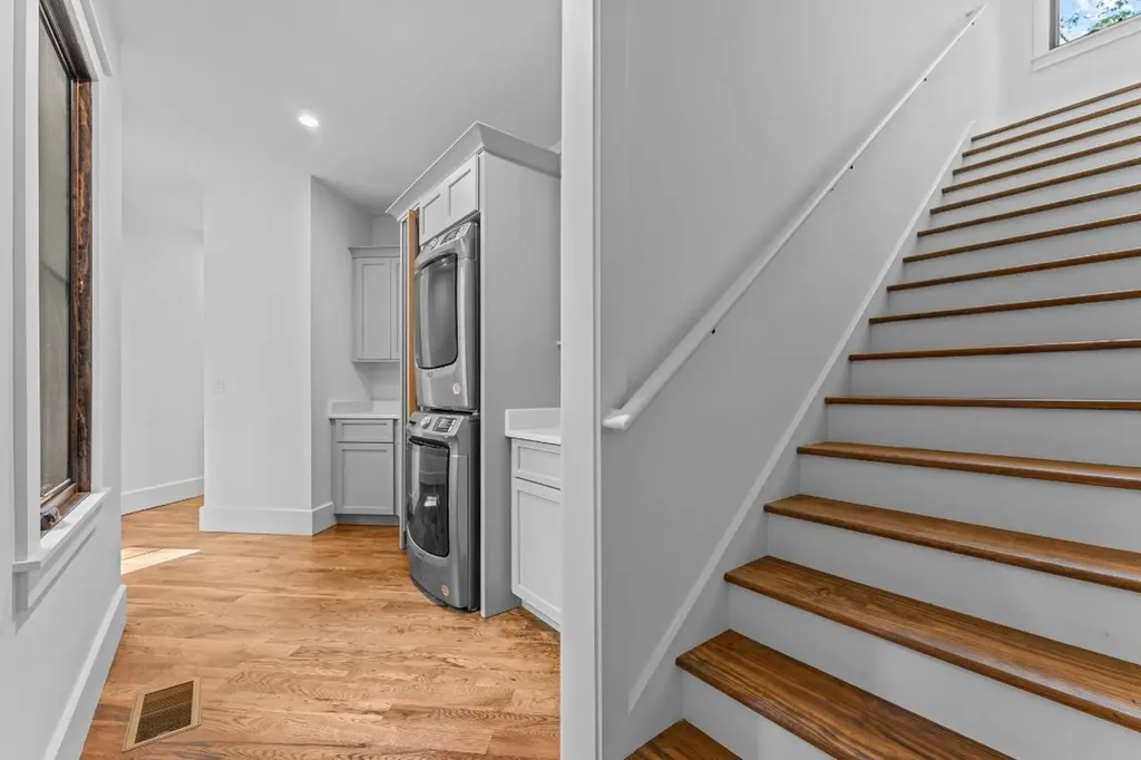 906 New Settlers Way Glenville NC 28736