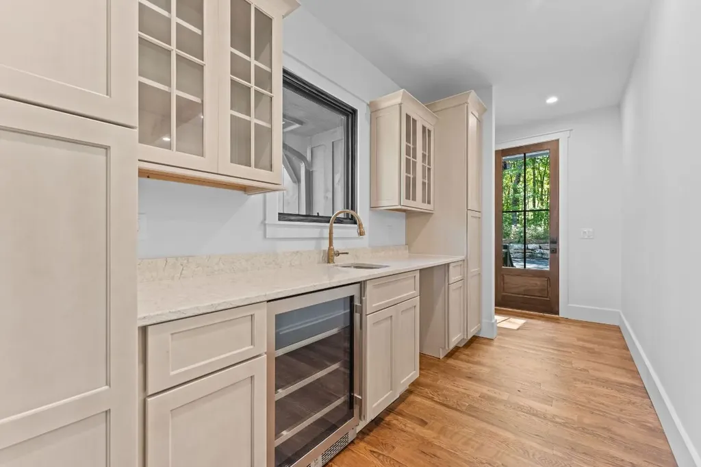 906 New Settlers Way Glenville NC 28736