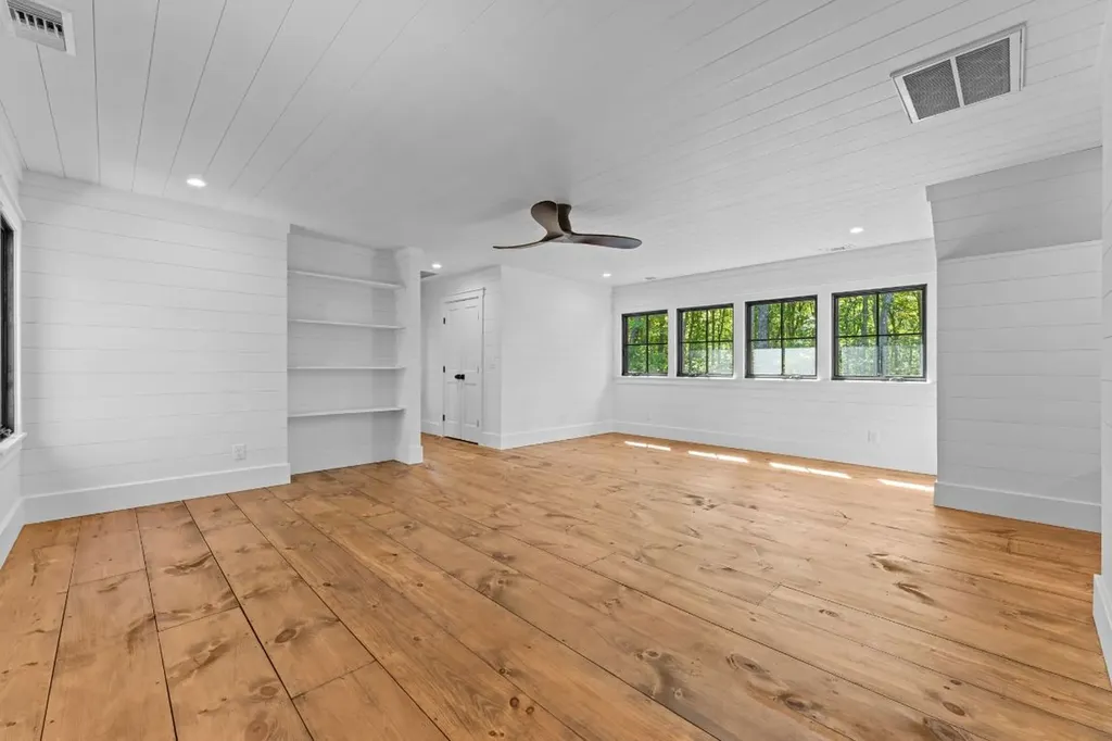 906 New Settlers Way Glenville NC 28736