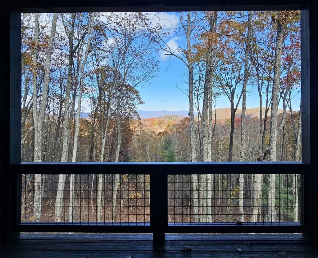 906 New Settlers Way Glenville NC 28736