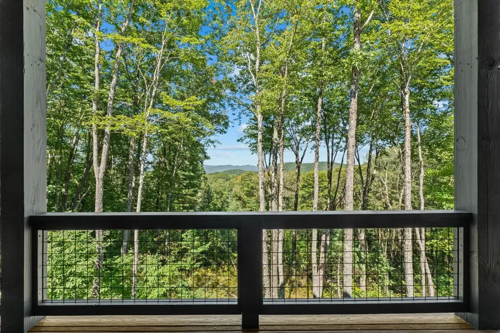 906 New Settlers Way Glenville NC 28736