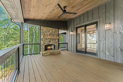 906 New Settlers Way Glenville NC 28736