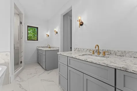 906 New Settlers Way Glenville NC 28736