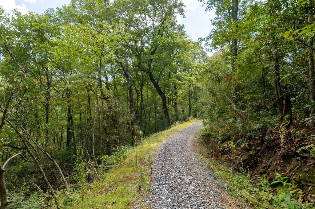 ME3 Old Chimney Road Cashiers NC 28717