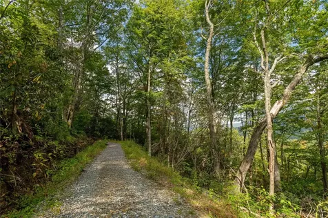 ME3 Old Chimney Road Cashiers NC 28717