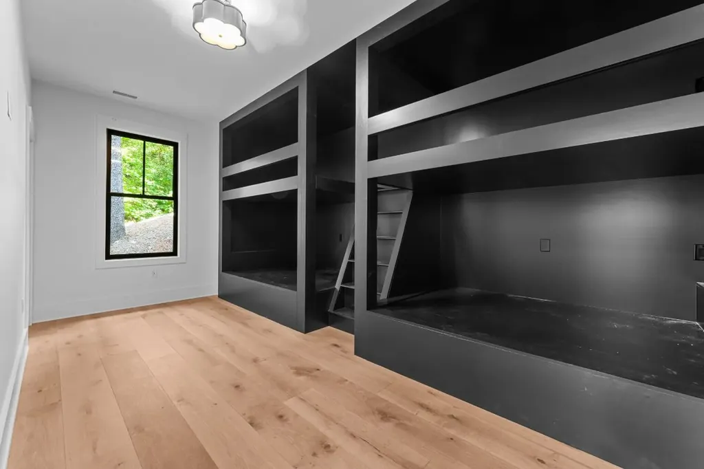 935 Glenshore Drive Cullowhee NC 28723