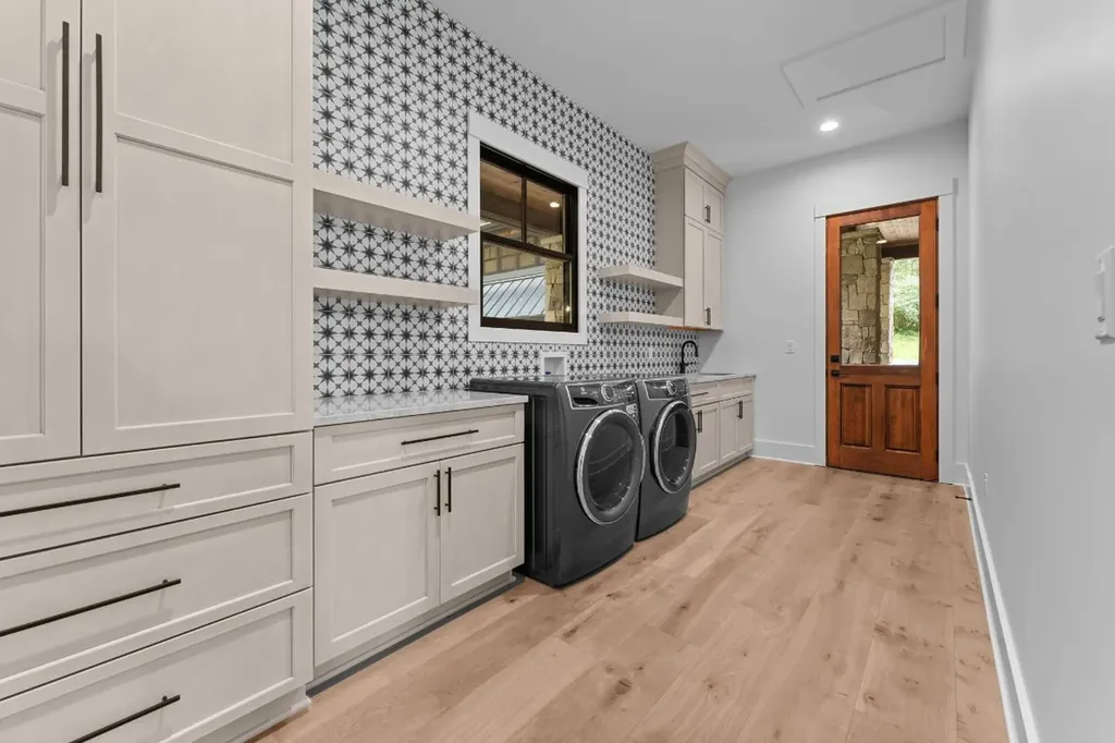 935 Glenshore Drive Cullowhee NC 28723