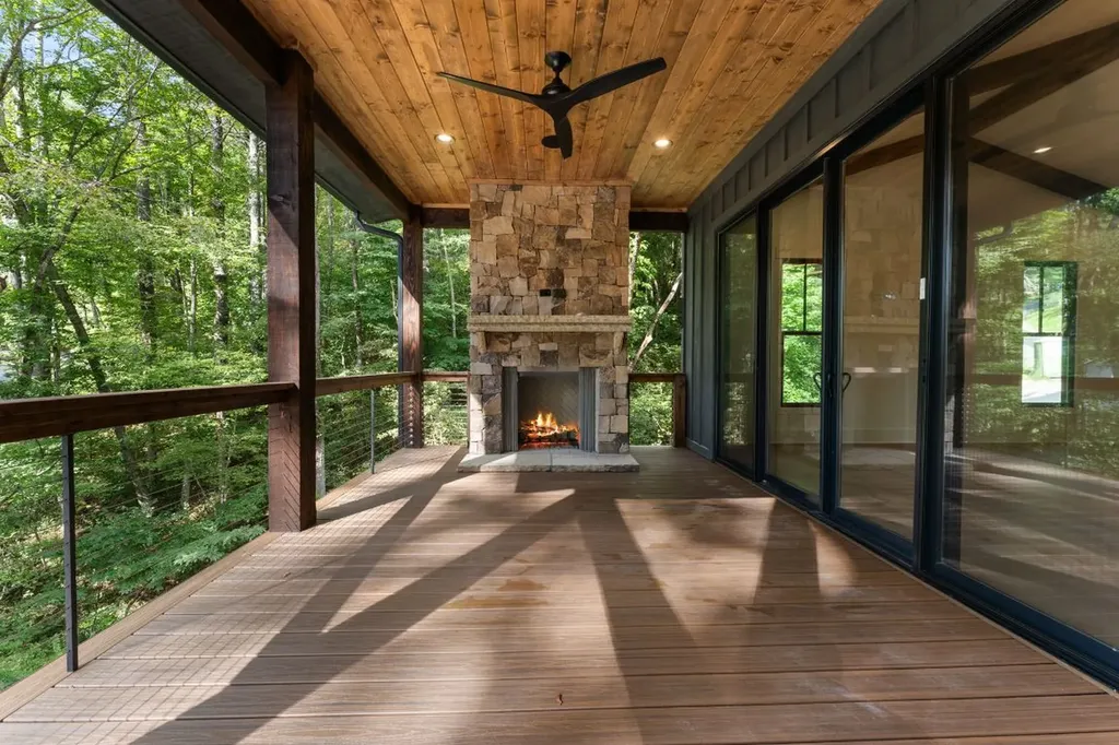 935 Glenshore Drive Cullowhee NC 28723