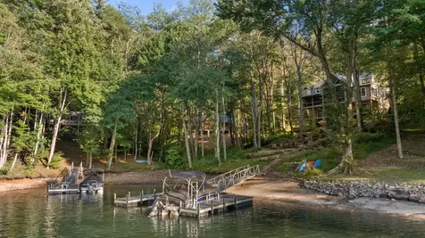 935 Glenshore Drive Cullowhee NC 28723