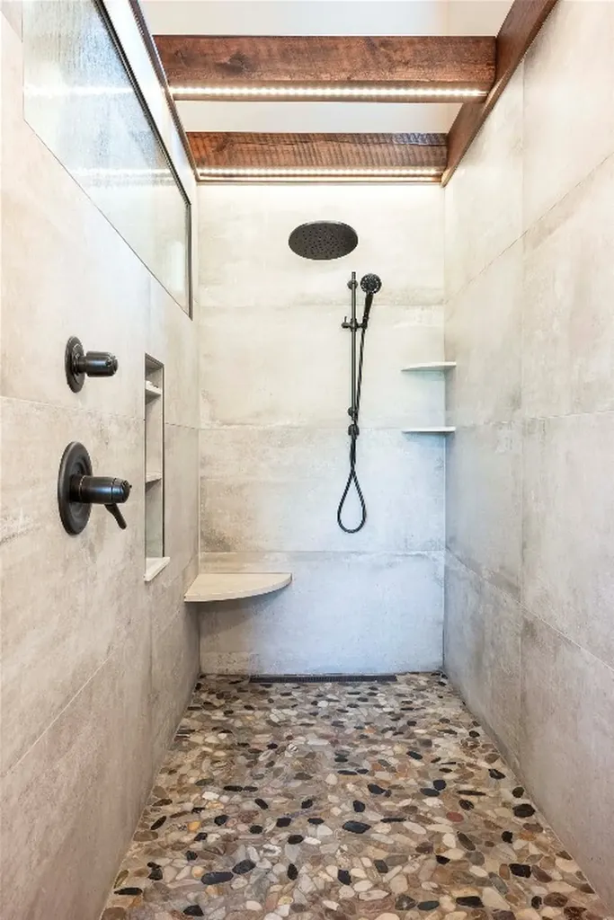 656 Far Away Hills Lake Toxaway NC 28747