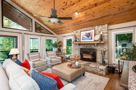 656 Far Away Hills Lake Toxaway NC 28747