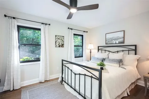 656 Far Away Hills Lake Toxaway NC 28747