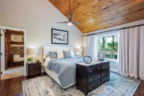 656 Far Away Hills Lake Toxaway NC 28747