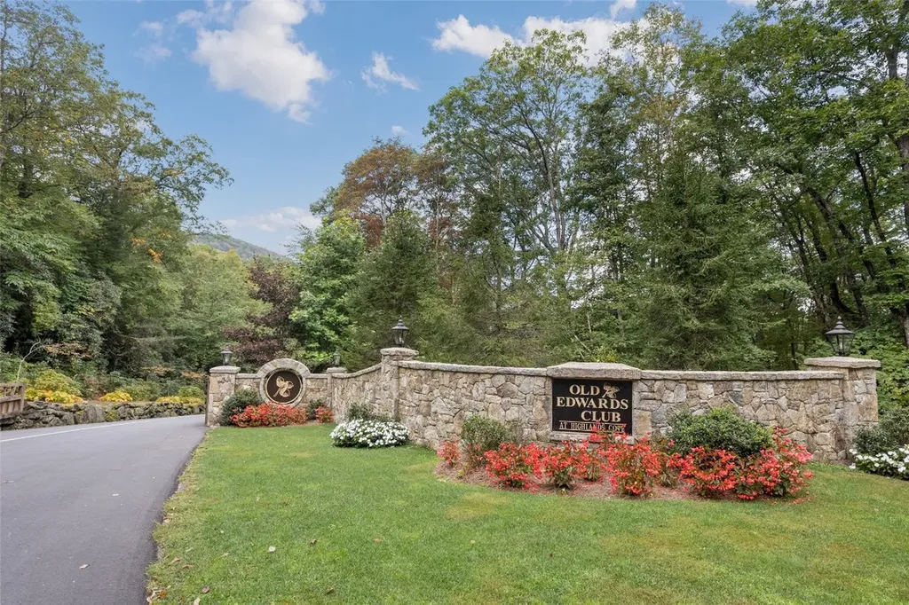 84 Eagle Crest Trail Road Highlands NC 28741