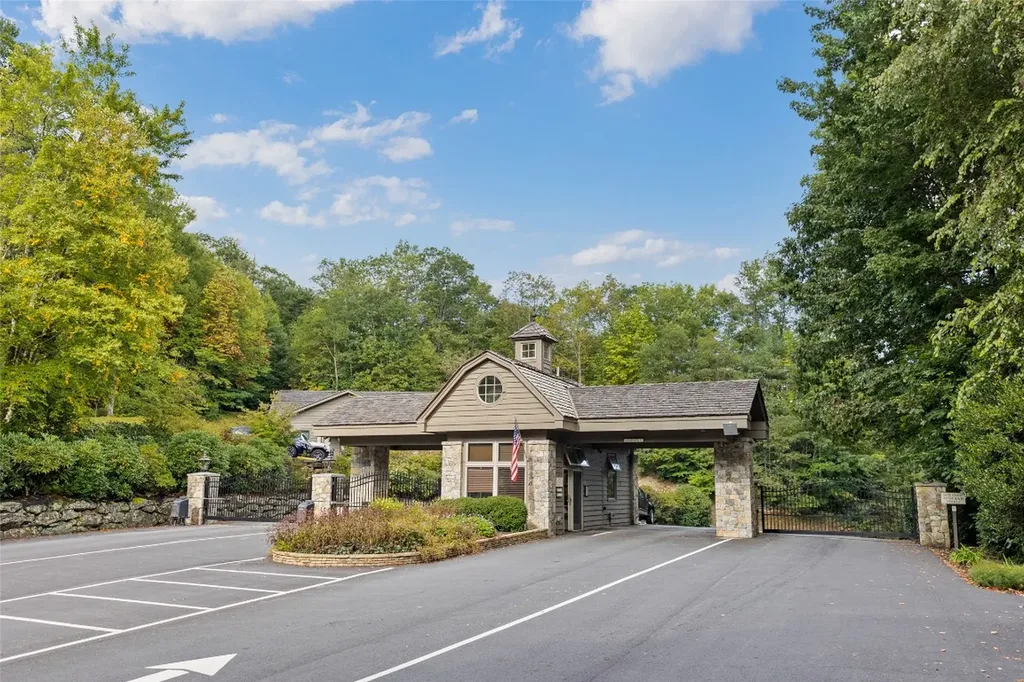 84 Eagle Crest Trail Road Highlands NC 28741