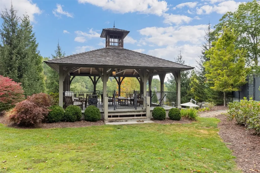 84 Eagle Crest Trail Road Highlands NC 28741