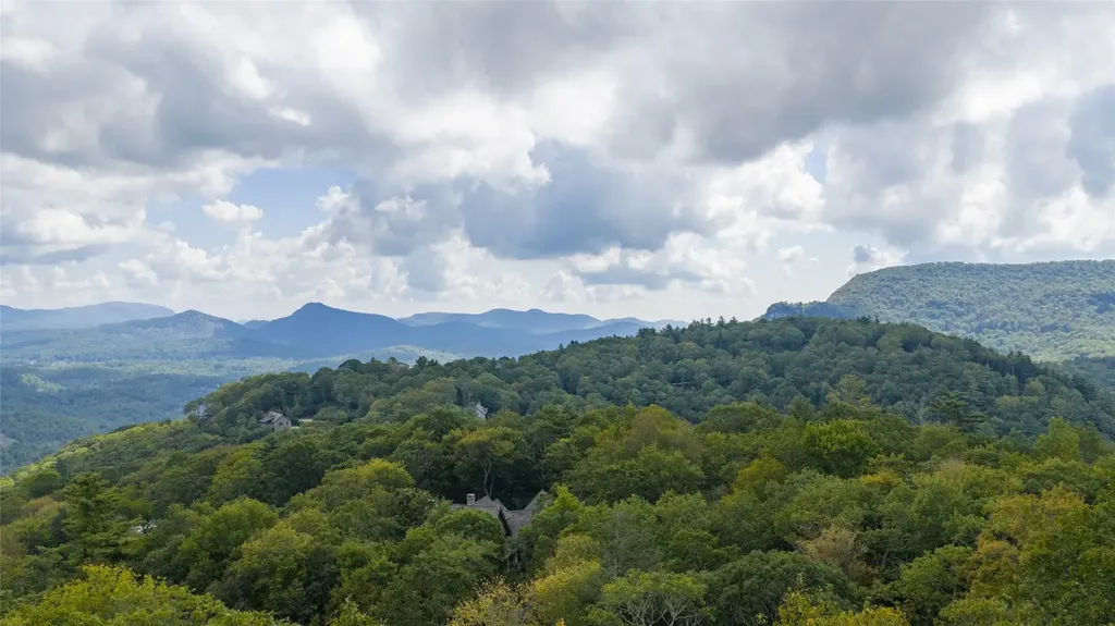 84 Eagle Crest Trail Road Highlands NC 28741