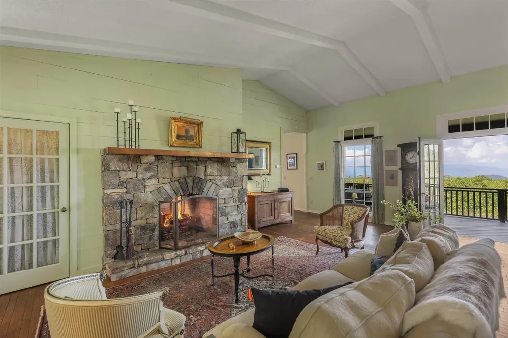 984 King Gap Road Highlands NC 28741