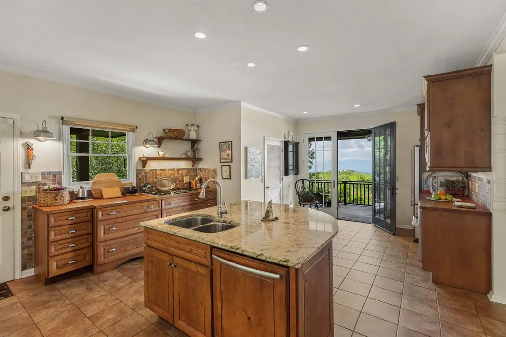 984 King Gap Road Highlands NC 28741