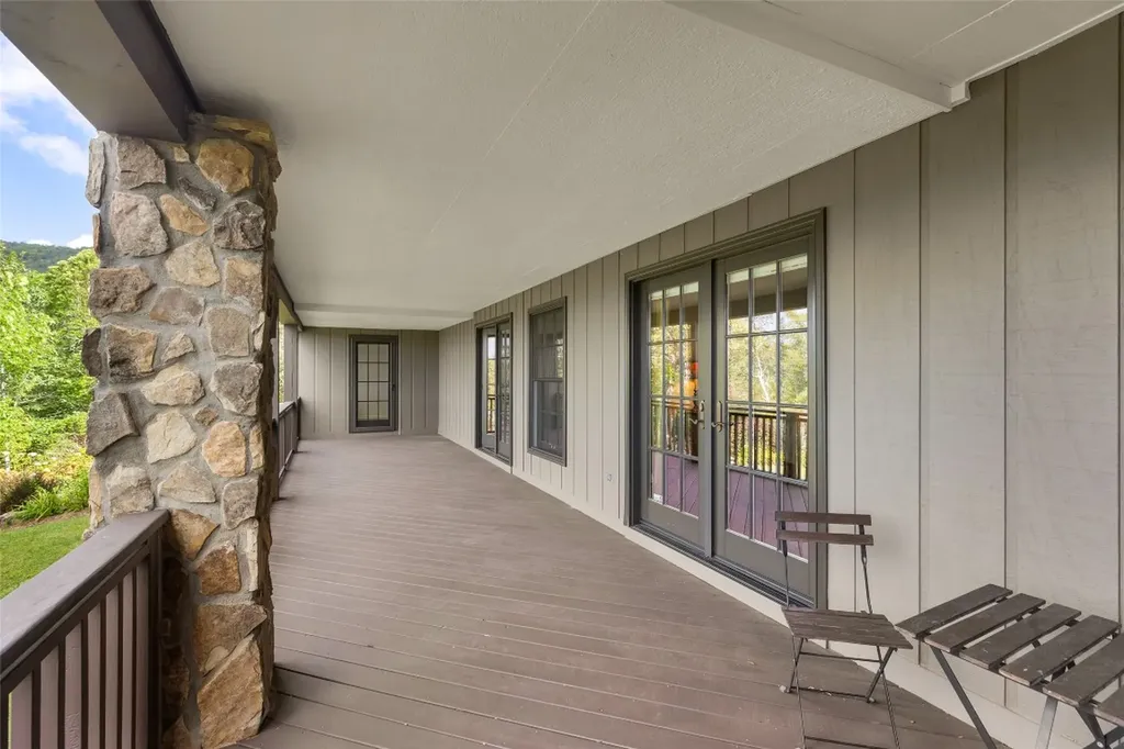 984 King Gap Road Highlands NC 28741