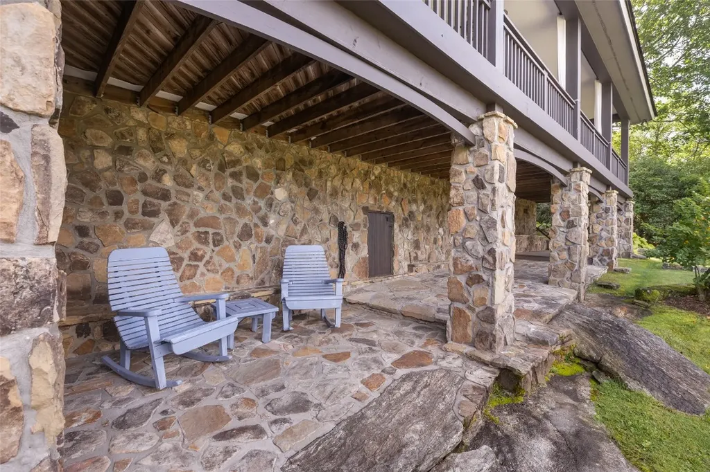 984 King Gap Road Highlands NC 28741