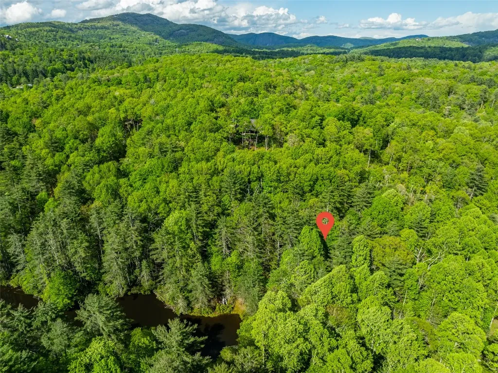 7 Crestwood Road Cashiers NC 28717