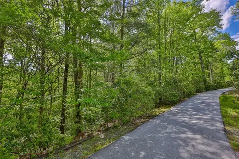 7 Crestwood Road Cashiers NC 28717