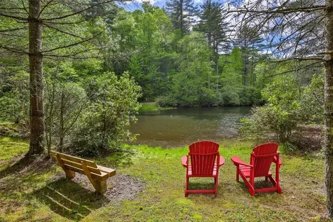 7 Crestwood Road Cashiers NC 28717