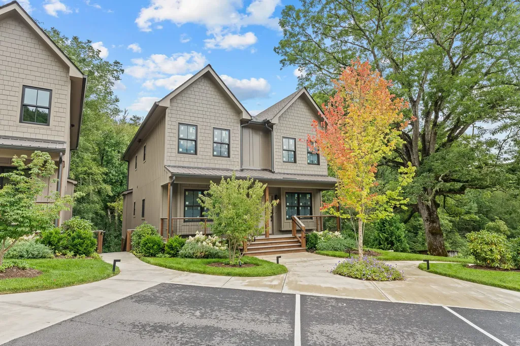 1085 Hicks Road Highlands NC 28741