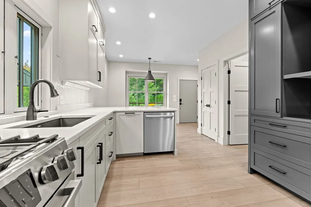 1085 Hicks Road Highlands NC 28741