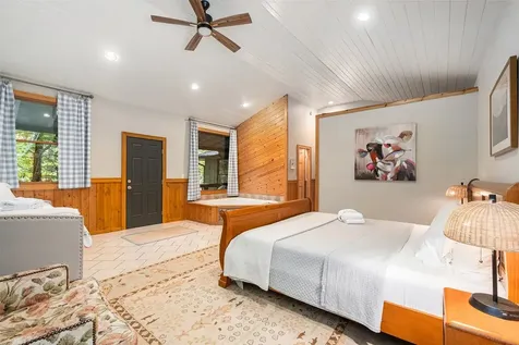 40-84 Spotted Bear Lane Highlands NC 28741