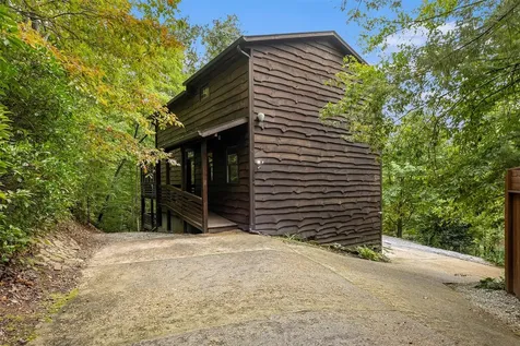 40-84 Spotted Bear Lane Highlands NC 28741