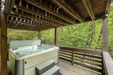 40-84 Spotted Bear Lane Highlands NC 28741