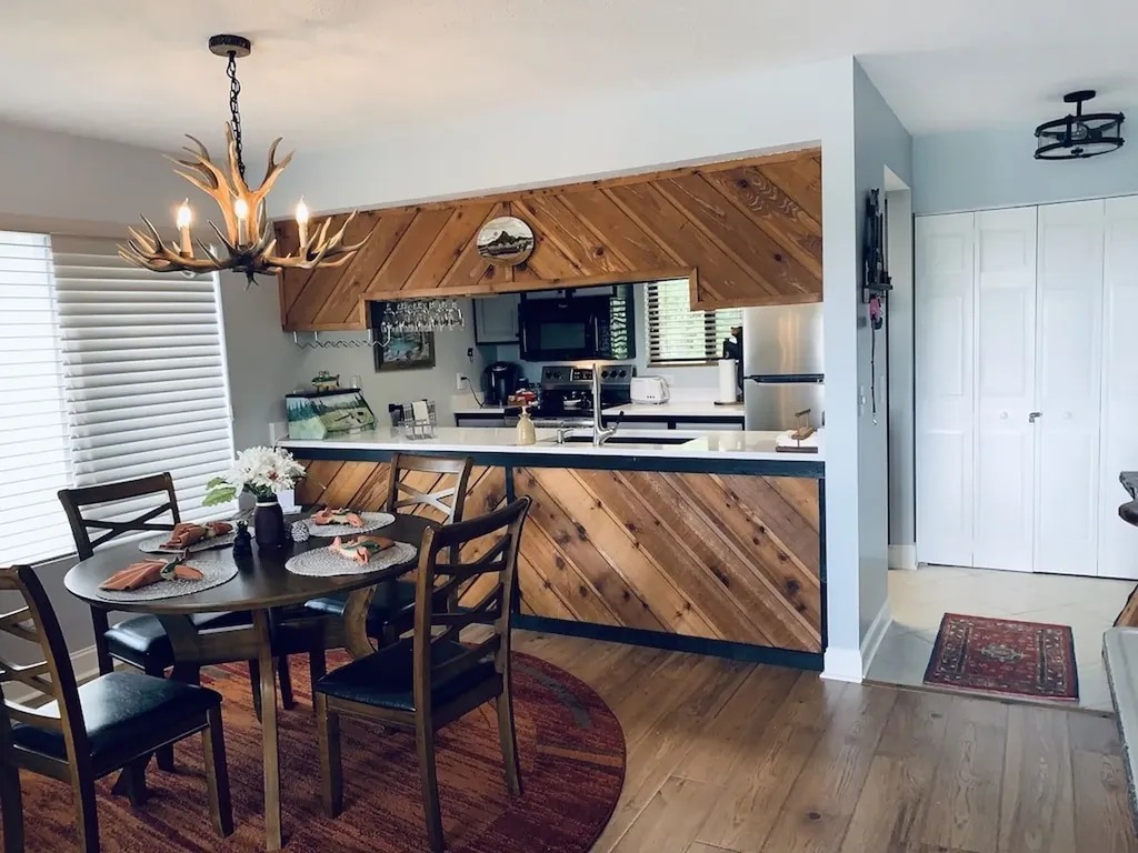 76 Upper Tanglewood Road Lake Toxaway NC 28747