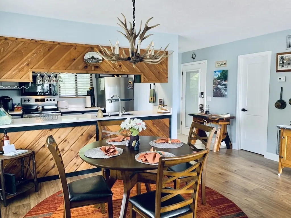 76 Upper Tanglewood Road Lake Toxaway NC 28747