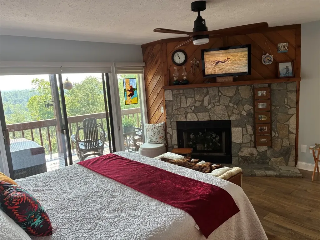 76 Upper Tanglewood Road Lake Toxaway NC 28747