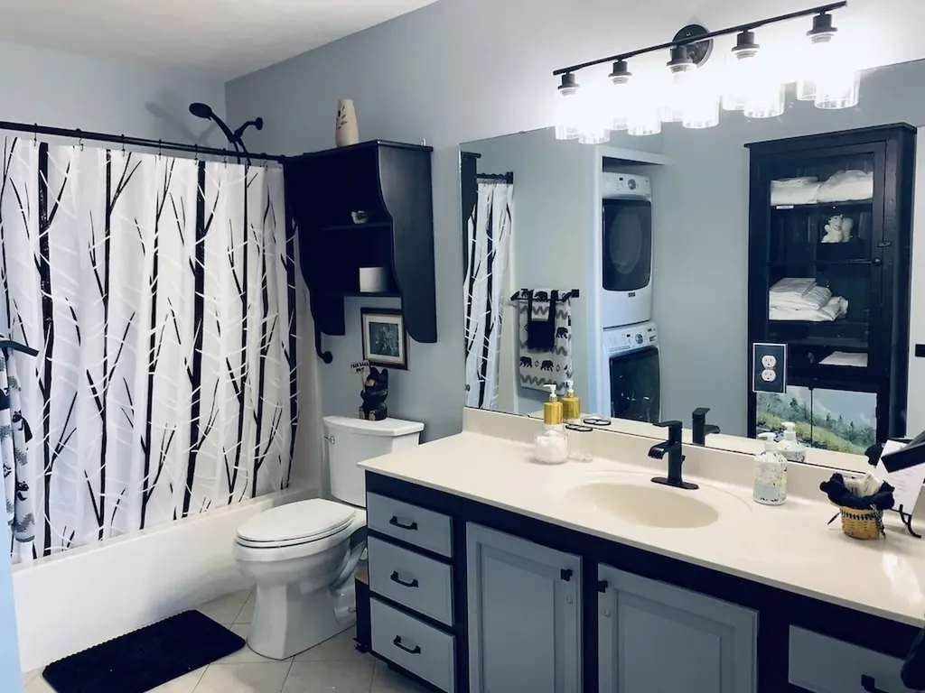 76 Upper Tanglewood Road Lake Toxaway NC 28747