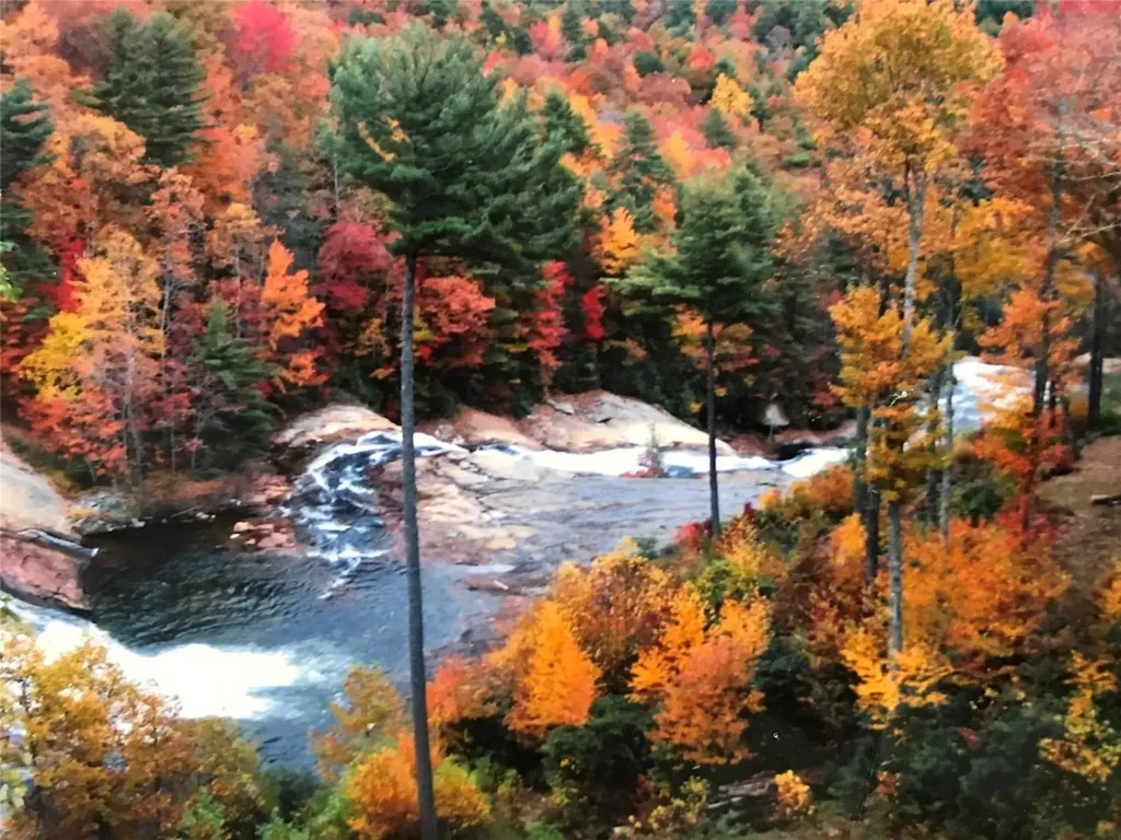 76 Upper Tanglewood Road Lake Toxaway NC 28747