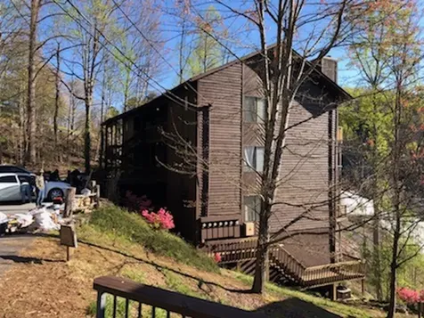 76 Upper Tanglewood Road Lake Toxaway NC 28747