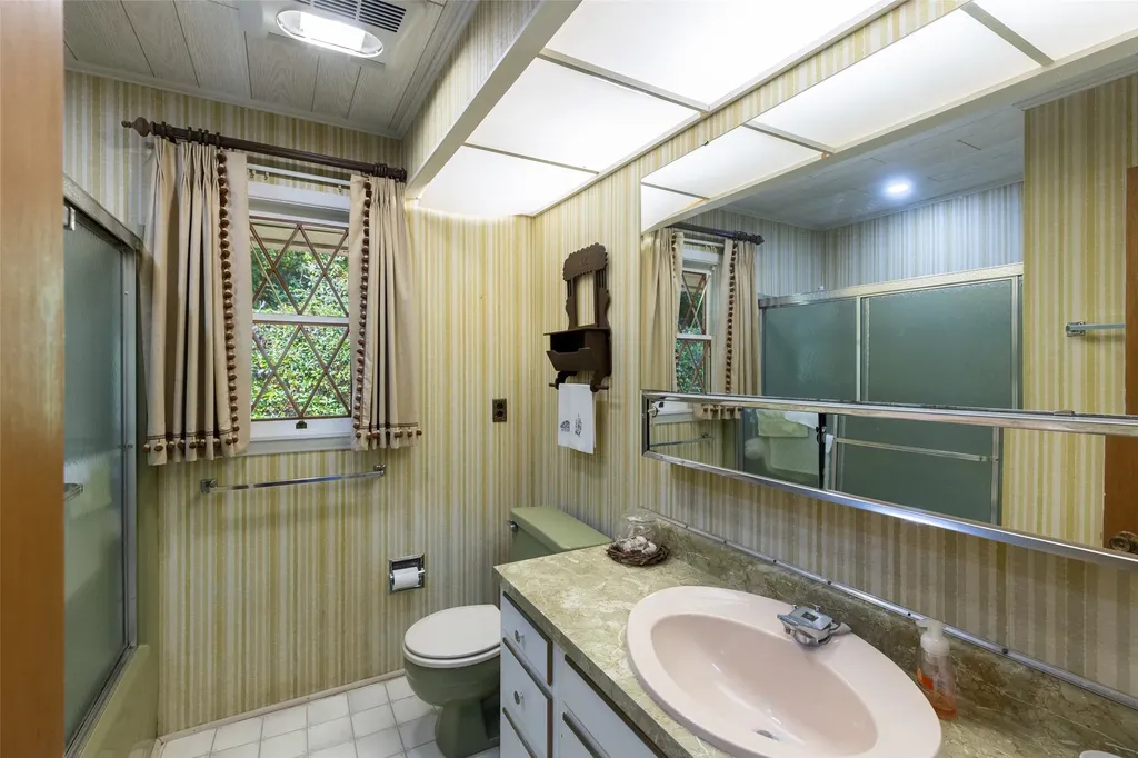 66 Forrest Lane Highlands NC 28741