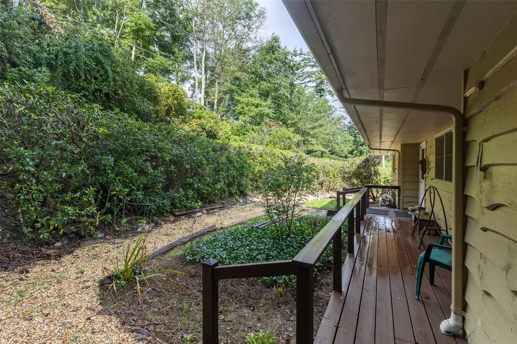 66 Forrest Lane Highlands NC 28741