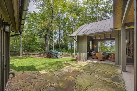 15 E. Ridge Road Cashiers NC 28717