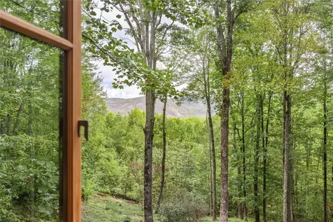 15 E. Ridge Road Cashiers NC 28717